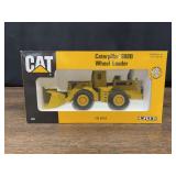1/50 Caterpillar 988B Wheel Loader NIB Ertl