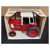 1/16 IH 1586 NIB Ertl