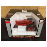 1/16 Farmall 300 LP NIB SC