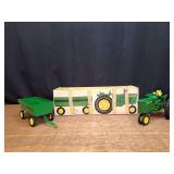 1/16 John Deere 3020 + Wagon Set NIB Ertl