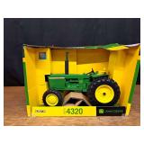 1/16 John Deere 4320 NIB Ertl