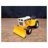 1/16 Cub Cadet 129 L&G Ertl