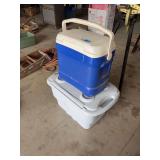 Igloo Contour 30 Quart Cooler and Large Insulated Chest