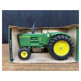 1/16 John Deere 5020 NIB Ertl