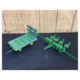 (2) 1/16 John Deere Corn Planter + Hay Wagon