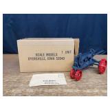 1/16 Farmall Regular NIB SM