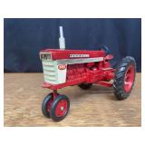 1/16 Farmall 560 Ertl