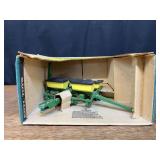1/16 John Deere Corn Planter NIB Ertl