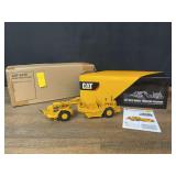 1/48 Caterpillar 637E Tractor Scraper NIB CCM