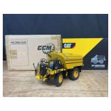 1/48 Caterpillar Water Truck NIB CCM