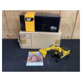 1/48 Caterpillar 390D LME Excavator NIB CCM