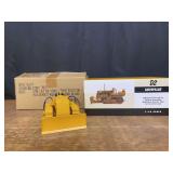 1/16 Caterpillar D2 Crawler NIB SC