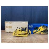 1/24 Caterpillar D7E Crawler NIB CCM