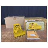 1/25 IH TD-25 Dozer U.S. Forest Service NIB 1st Gear
