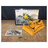 1/24 Caterpillar D8H Crawler NIB CCM