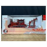 1/25 IH TD-24 Crawler w/Karry Arch NIB SC