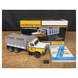 1/25 IH S Series Dump Truck NIB 1st Gear