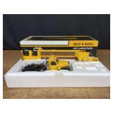 1/25 Mack B Model w/Lowboy Trailer NIB 1st Gear