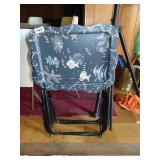 Vintage/Retro Metal TV Trays W/Holder