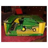 Ertl 9510 John Deere Toy Combine In Box
