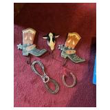 Flat Of Western & Cow Wall Hangers Plus
