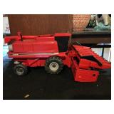 Die Cast Metal Case IH 2166 Toy Combine W/Heads
