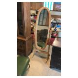 Traditional Queen Ann Style Cheval Mirror