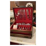 Chest Of Rogers/Onieda Capri Pattern Flatware