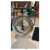 Retro Hanson Metal Kitchen Scales