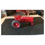 Ertl Die Cast McCormick Farmall H Tractor