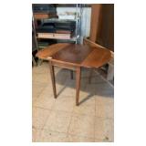 Hepplewhite Style Drop Leaf Tapered Leg Table