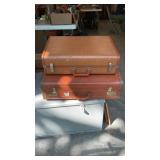 Set of 2 vintage suitcases