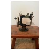 Antique Singer Cast Iron Toy Sewing Machine