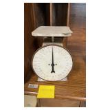 Vintage tabletop kitchen scale