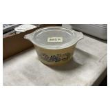 1 Qt. Vintage Pyrex Homestead Pattern With Lid