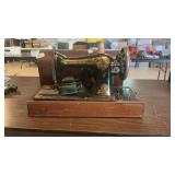 Antique Singer Sewing Machine W/Dome Case