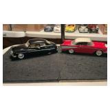 (2) Die Cast 1:24 Scale Model Cars