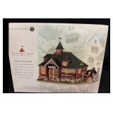 Department 56 Breezy Hill Stables, Seasons Bay...