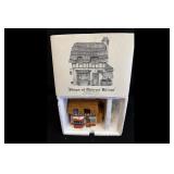 Hammacher Schlemmer - Shops of Dickens
