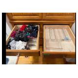 Mixed lot of Mainstays Organizers Hair Accessories