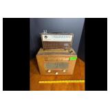 Mixed lot of FRAM DeWald Vintage Radios