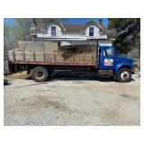 1995 International 4700 T444E 11R22.5 Front