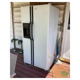 GE Refrigerator Freezer 32" W x 30" D x 66" T