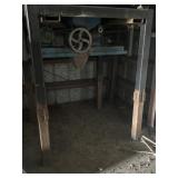 Burr mill with frame