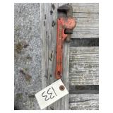 Pipe wrench