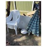 Table/chairs/umbrella