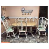 Table & (8) Chairs 5ï¿½x41ï¿½ Build in table leaf