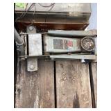 3 Ton Floor Jack works