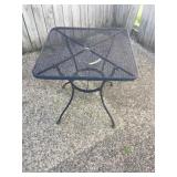 Table 30" x 30"