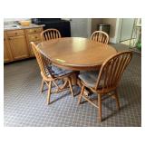 Oak Table & Chairs 42ï¿½ round without 18ï¿½ leaf